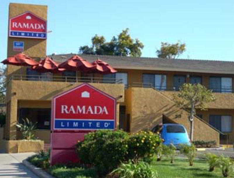 Ramada By Wyndham Near Seaworld / Mission Beach Сан-Диего Экстерьер фото